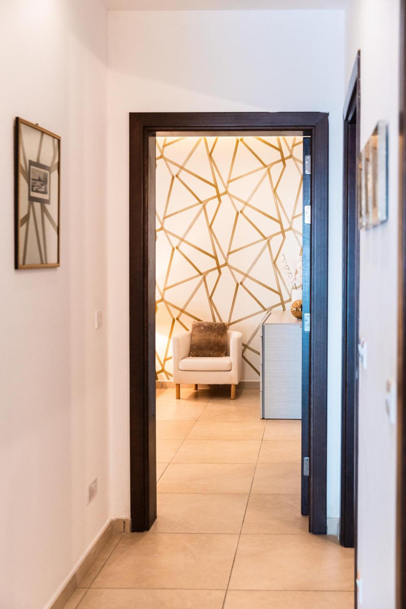 Luxury Seafront 3Br With Pool By Arcobnb スリーマ エクステリア 写真