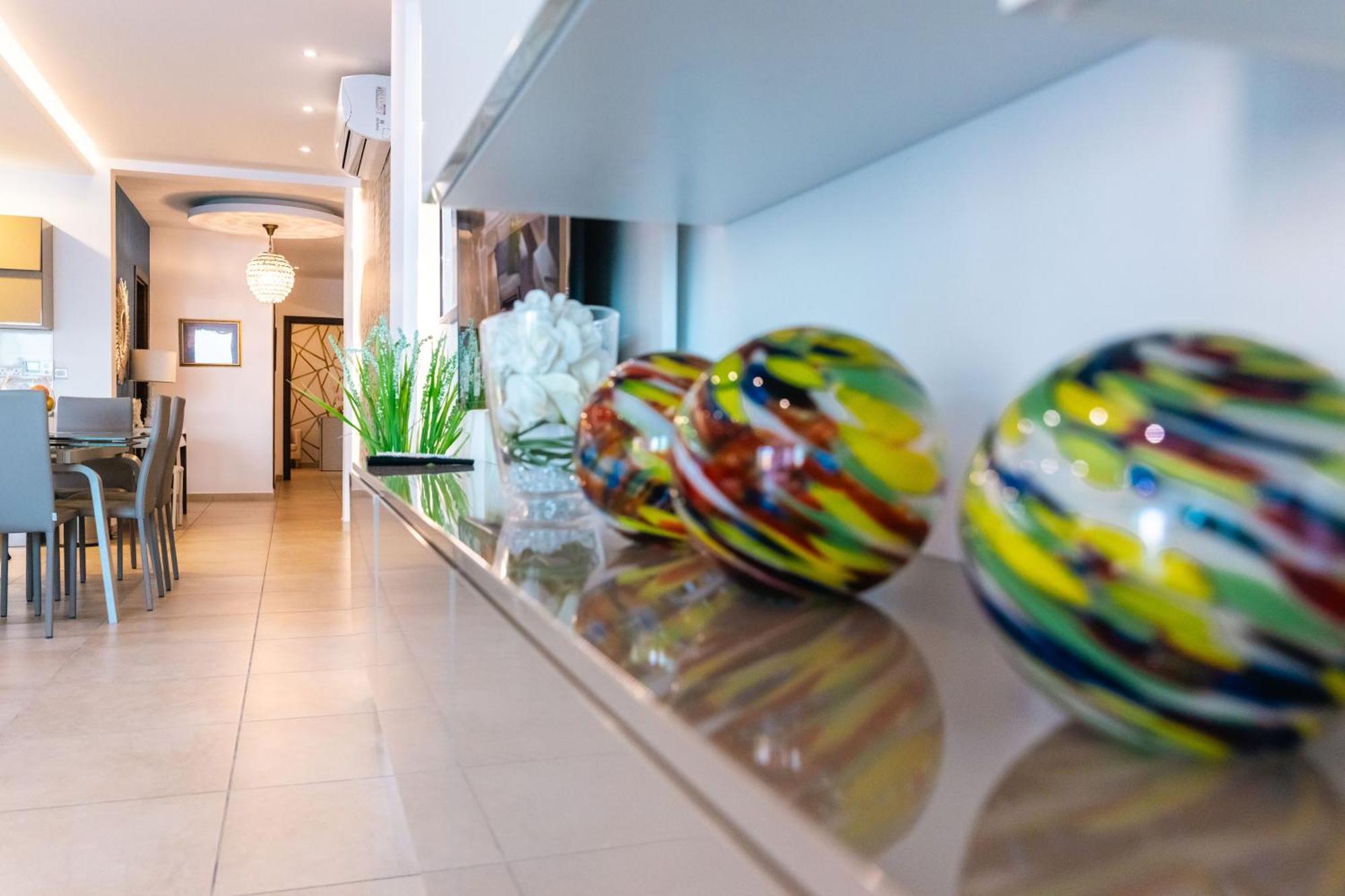 Luxury Seafront 3Br With Pool By Arcobnb スリーマ エクステリア 写真