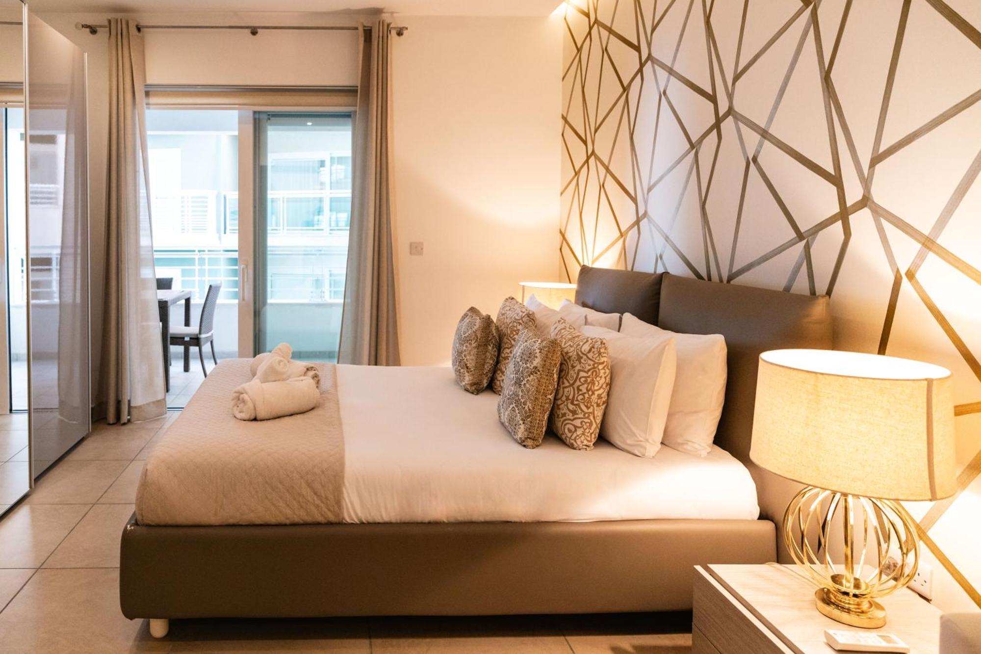 Luxury Seafront 3Br With Pool By Arcobnb スリーマ エクステリア 写真