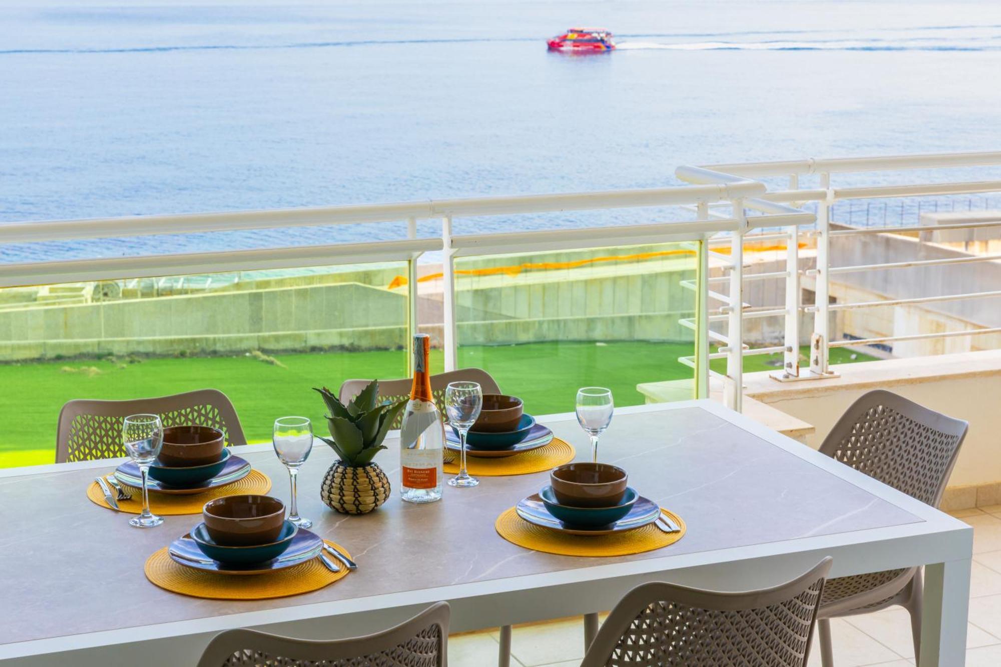 Luxury Seafront 3Br With Pool By Arcobnb スリーマ エクステリア 写真