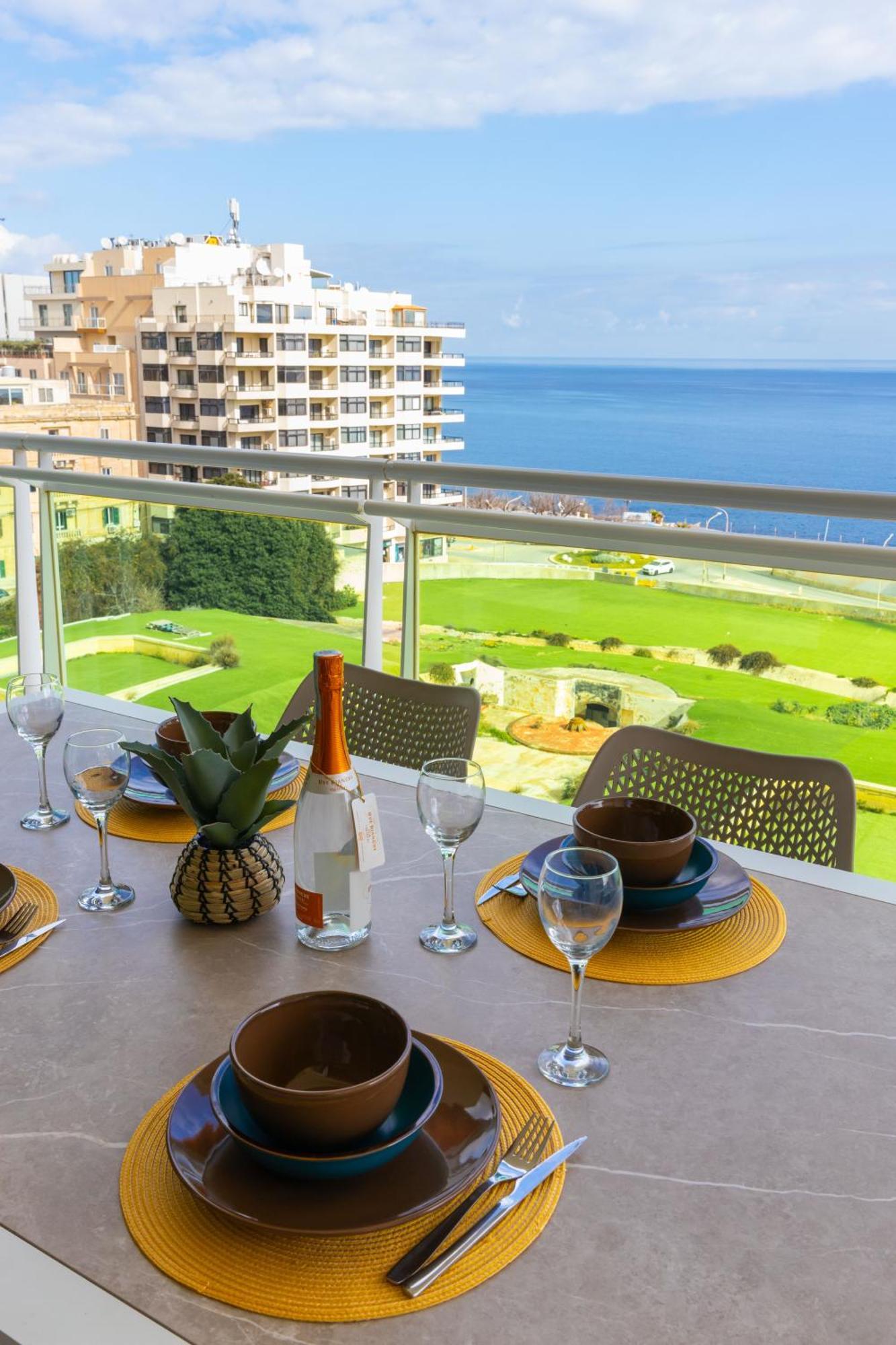 Luxury Seafront 3Br With Pool By Arcobnb スリーマ エクステリア 写真